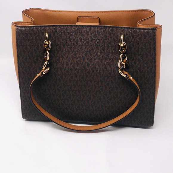 Michael Kors Bag - Picture 4 of 8